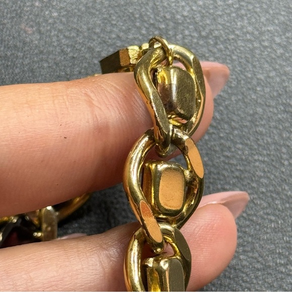 Vintage Authentic Givenchy gold bracelet with purple stone - Picture 13 of 13